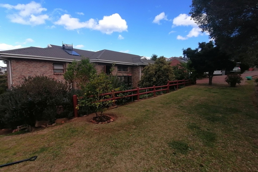 6 Bedroom Property for Sale in Bergsig Western Cape